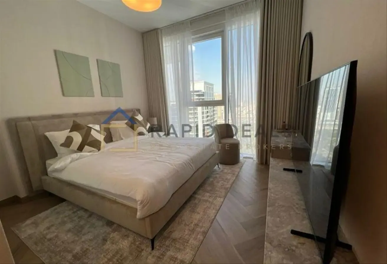 Fully Furnished 3BR+M Apartment with Park Views