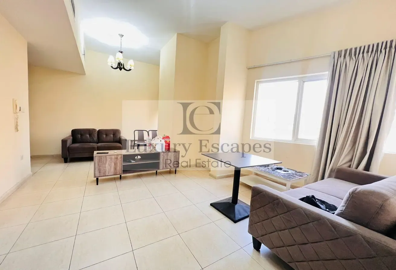 Spacious Unit | Prime Location| Community Views