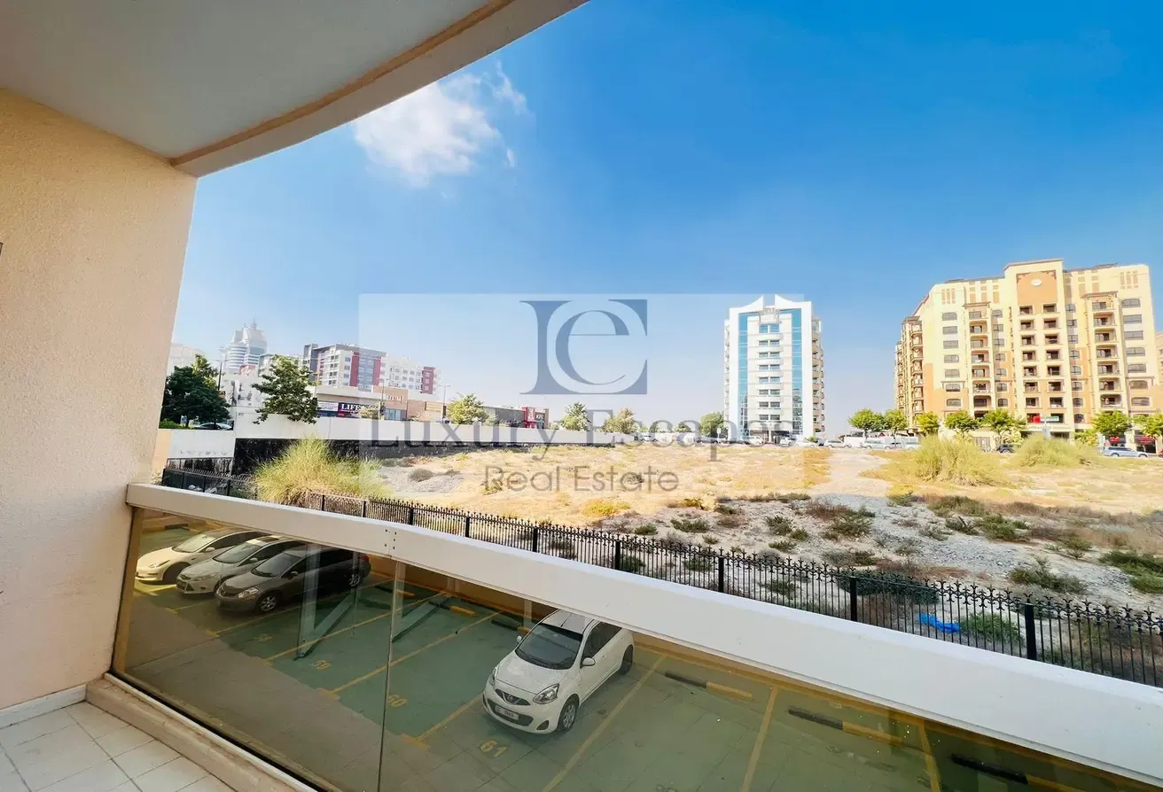 Spacious Unit | Prime Location| Community Views