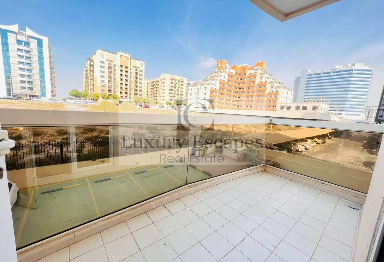 Spacious Unit | Prime Location| Community Views