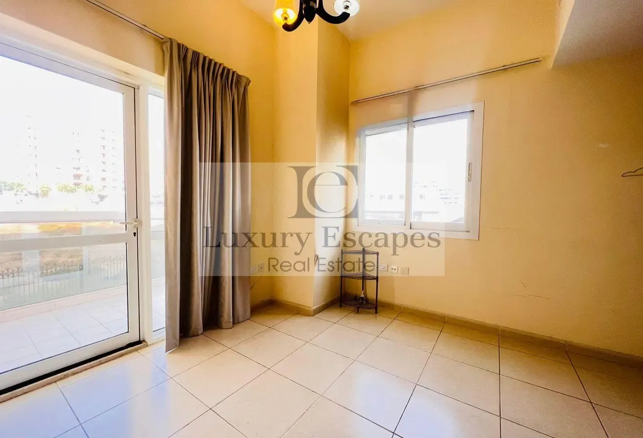 Spacious Unit | Prime Location| Community Views