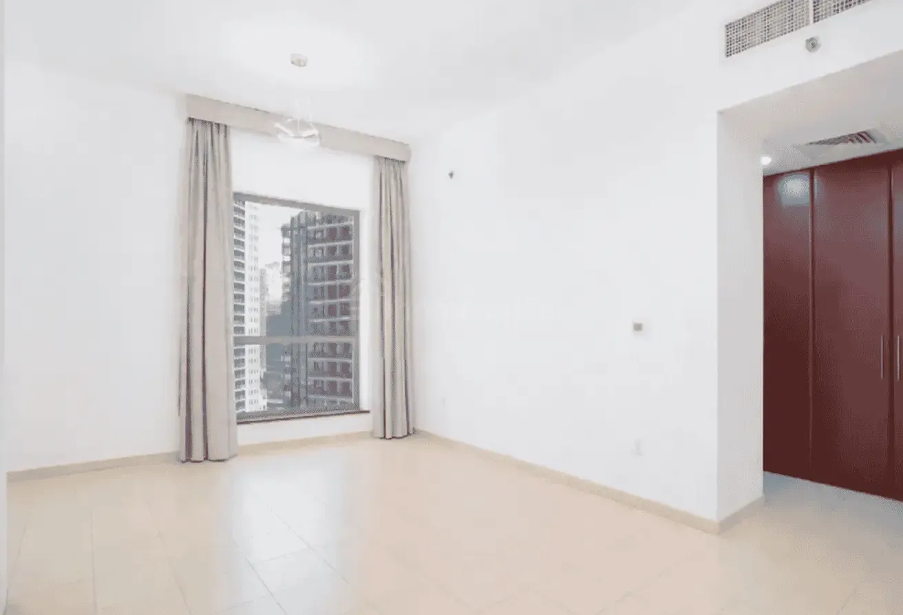 Mid Floor | Vacant | Spacious