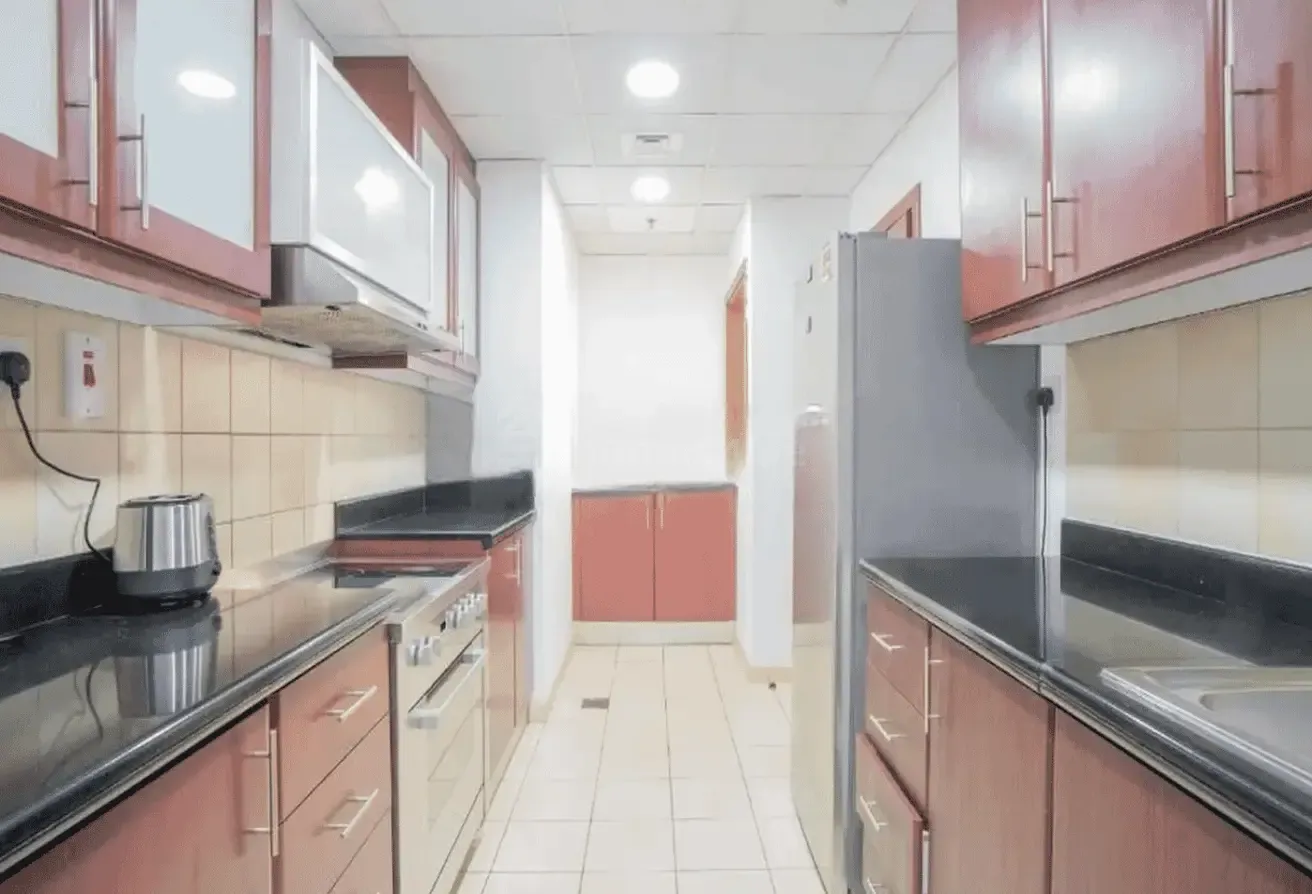 Mid Floor | Vacant | Spacious