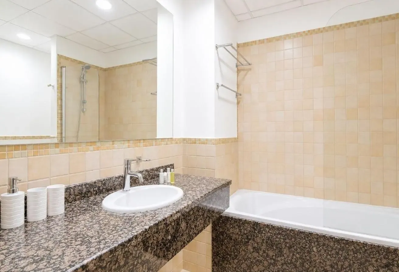 3BR | Shams 2 JBR | Sea & City Views | Pool Access