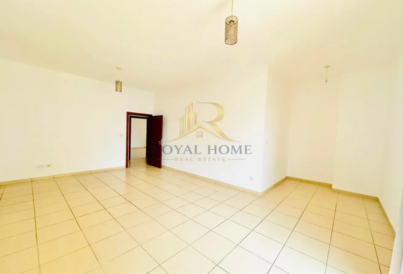 Beachfront Living | Exclusive Amenities