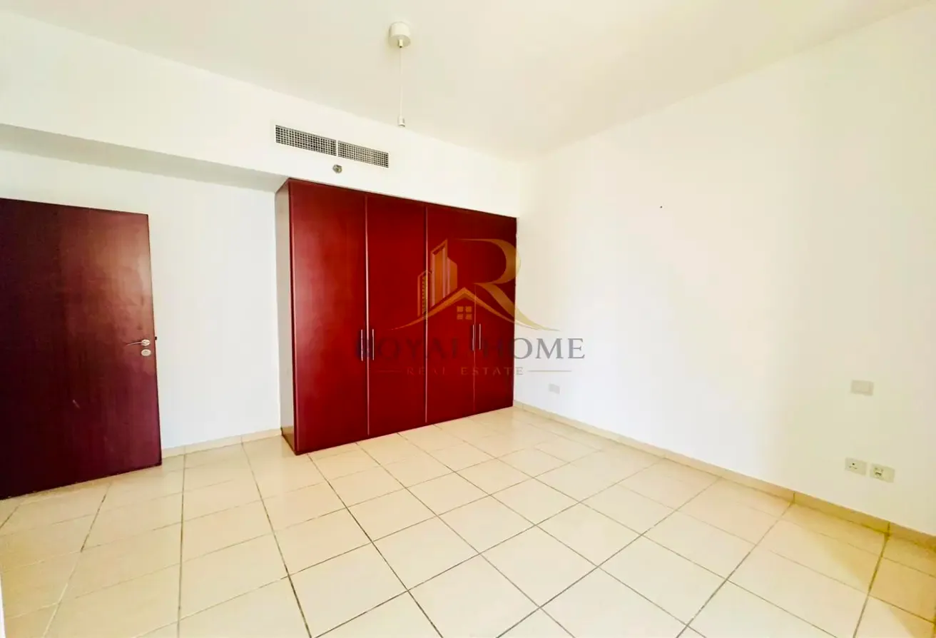 Beachfront Living | Exclusive Amenities