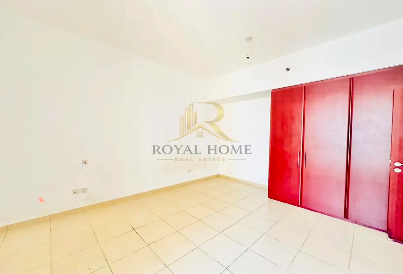 Beachfront Living | Exclusive Amenities