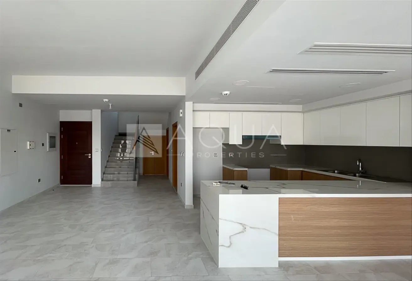 PERFECT FAMILY HOME| CLOSE TO POOL & PARK