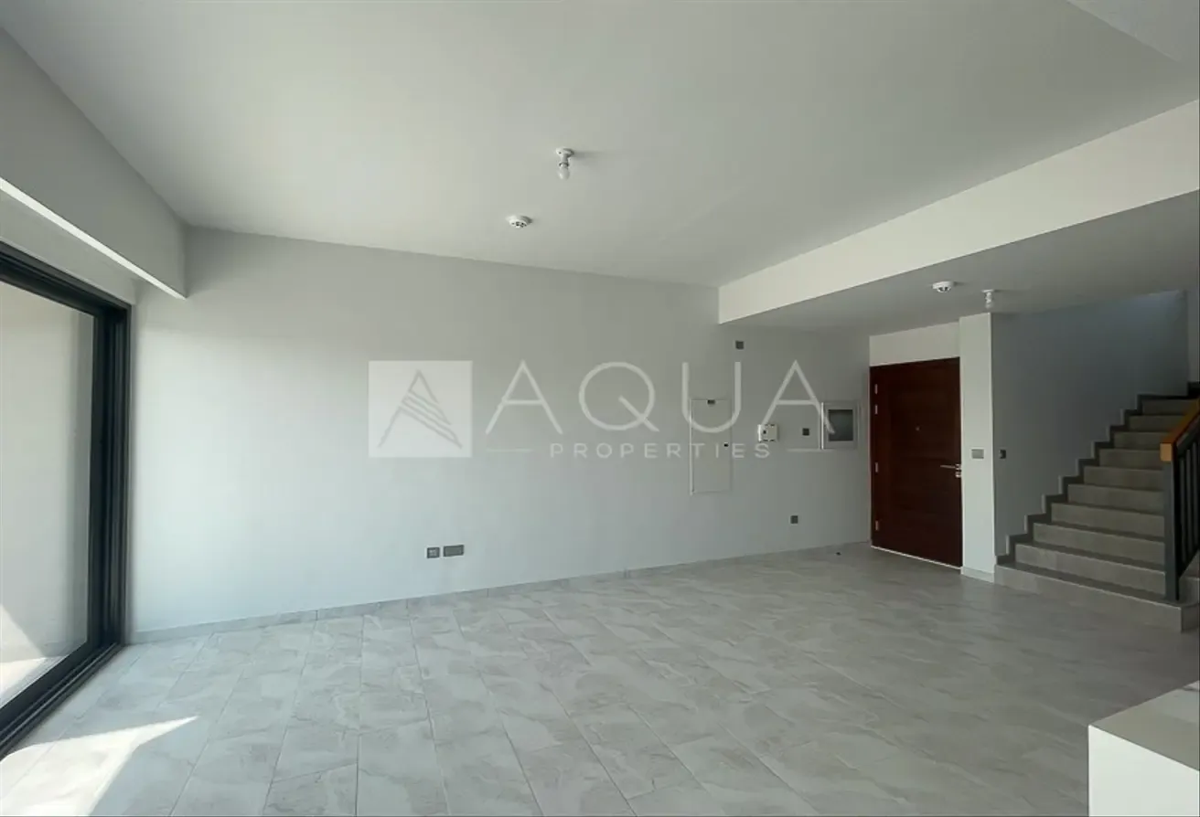 PERFECT FAMILY HOME| CLOSE TO POOL & PARK