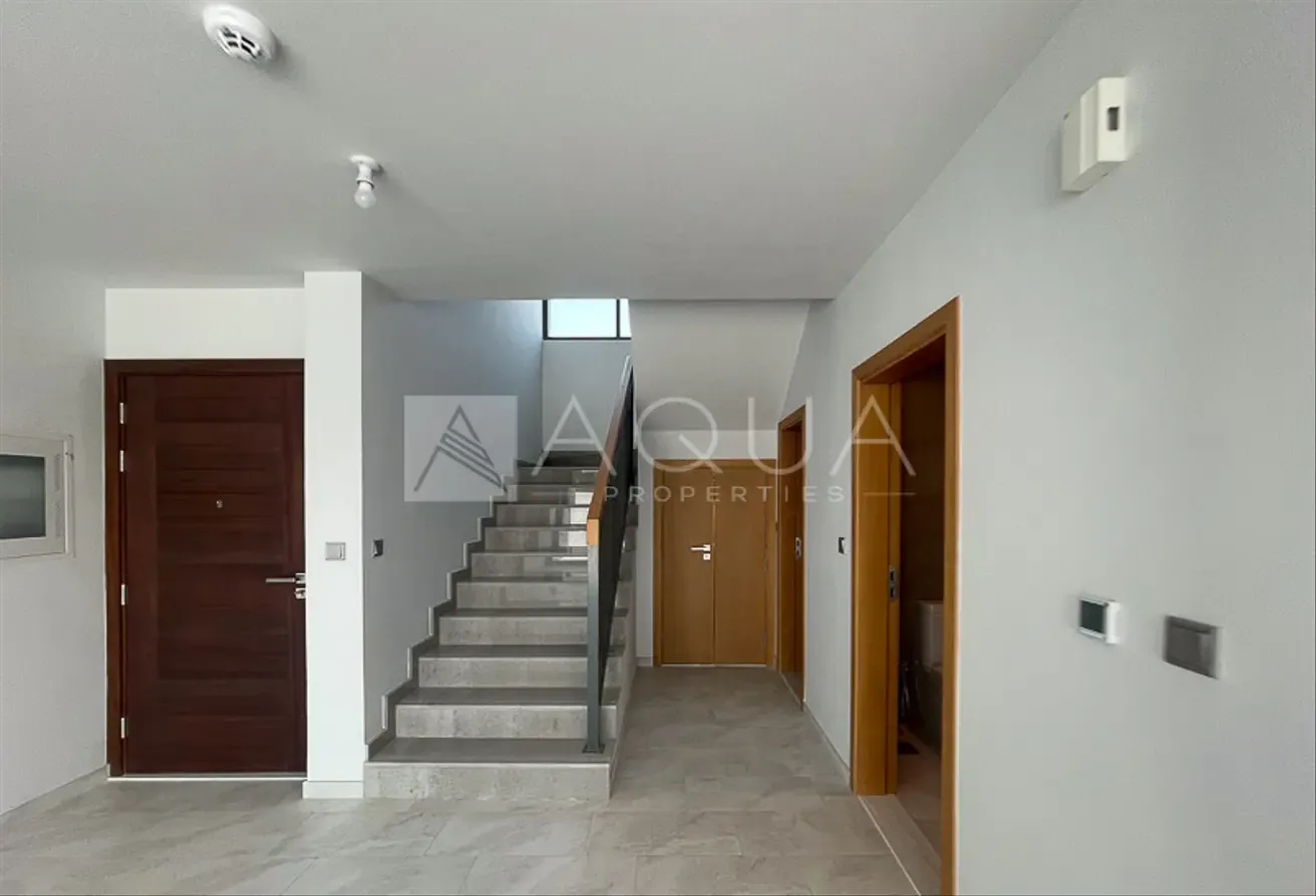 PERFECT FAMILY HOME| CLOSE TO POOL & PARK