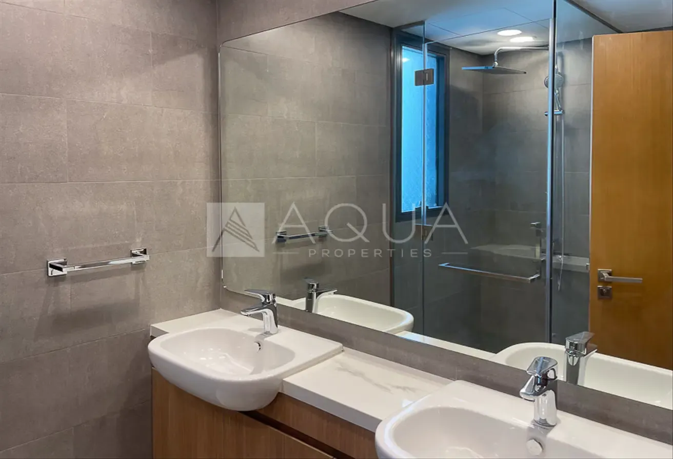 PERFECT FAMILY HOME| CLOSE TO POOL & PARK