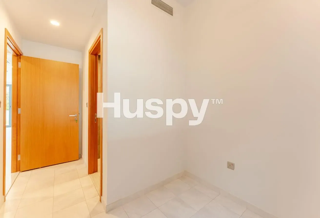 Vacant | Unfurnished | Near Amenities
