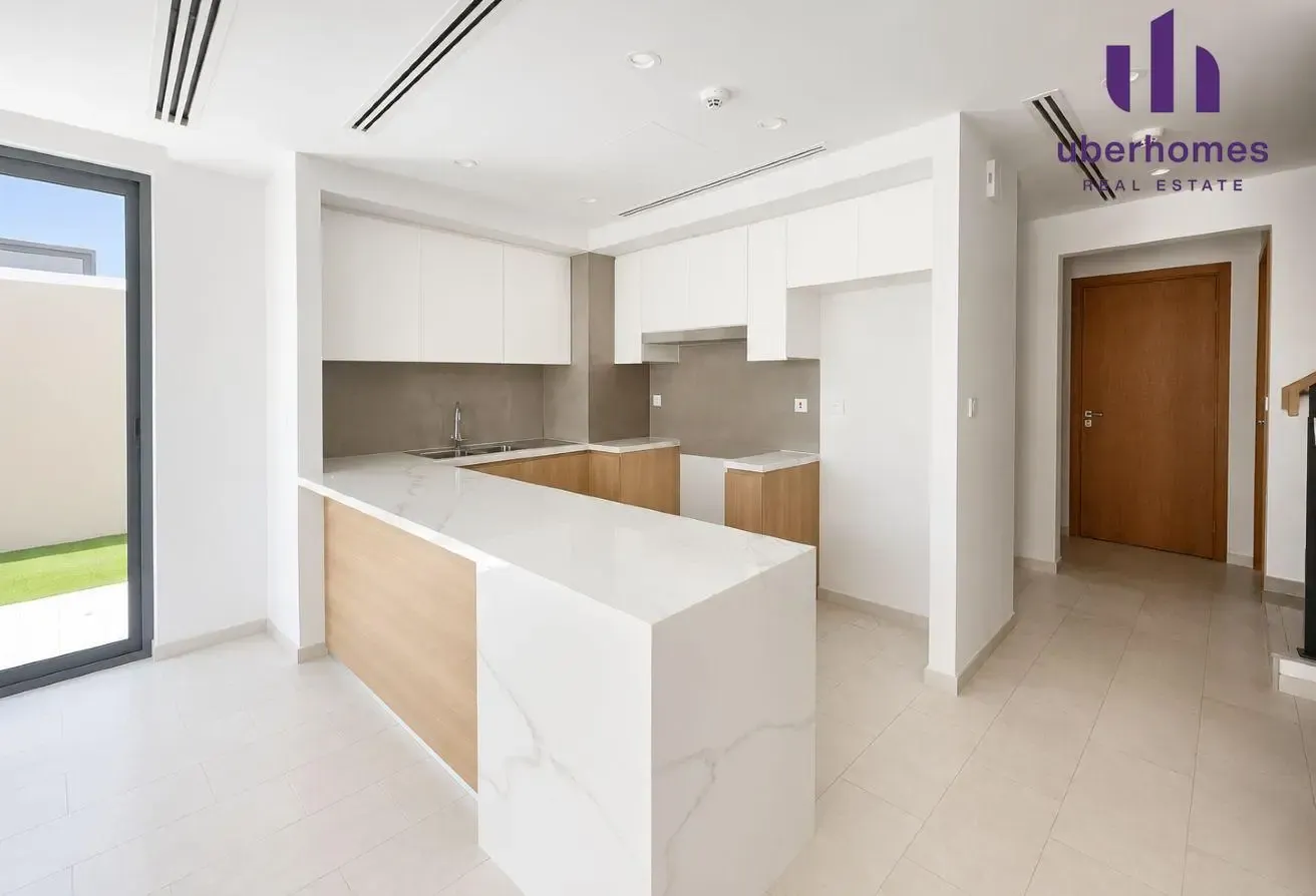 Single Row | Corner Unit | Vacant