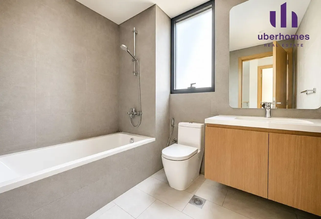 Single Row | Corner Unit | Vacant