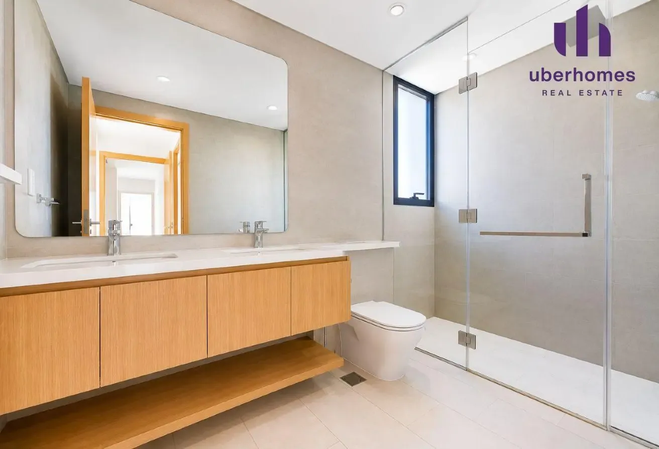 Single Row | Corner Unit | Vacant