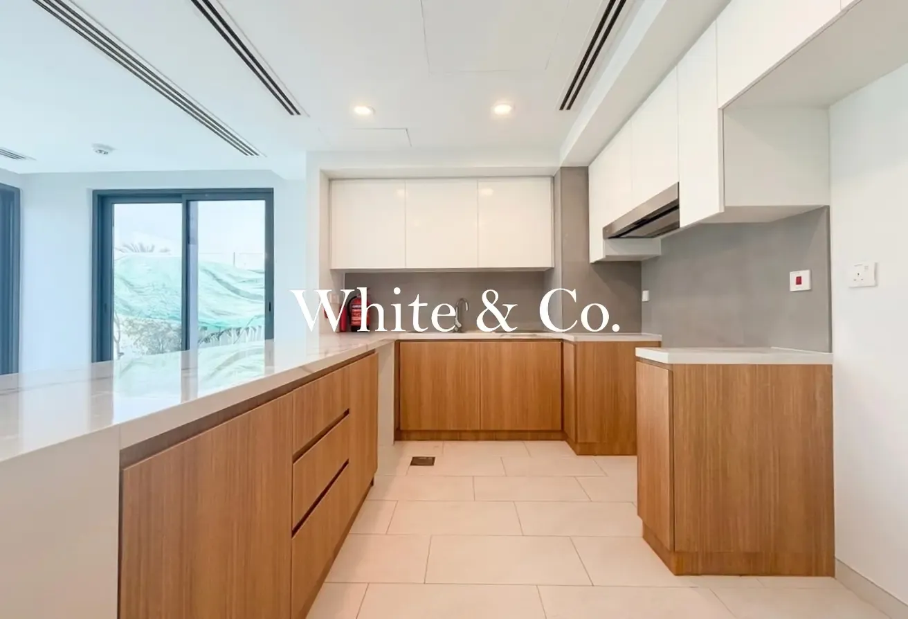 4 Bed | Park Backing | AED 190K | Vacant