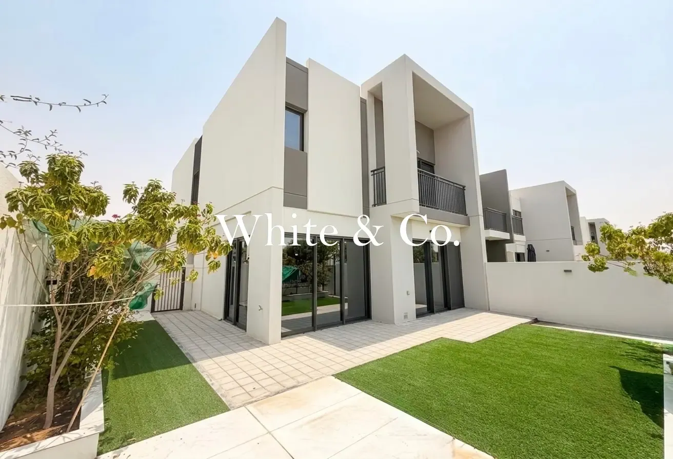 4 Bed | Park Backing | AED 190K | Vacant