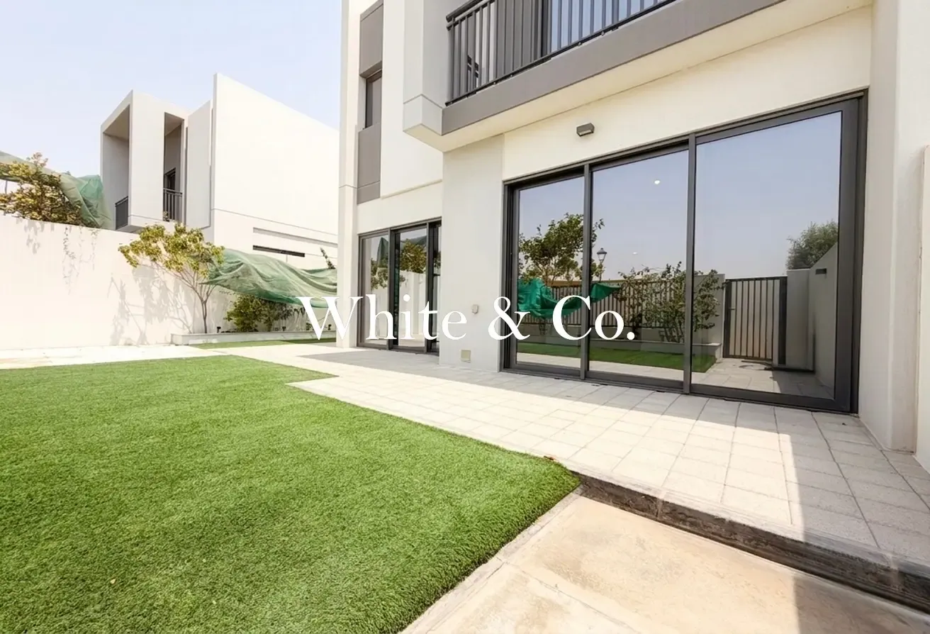 4 Bed | Park Backing | AED 190K | Vacant