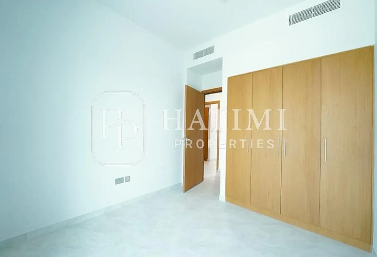 SINGLE ROW| SPACIOUS LAYOUT |VACANT| READY TO MOVE