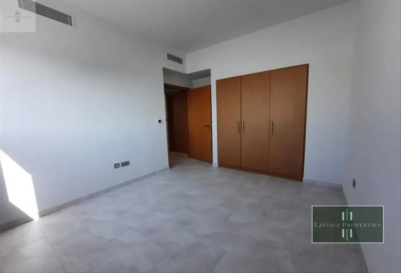 END UNIT | SPACIOUS | VACANT | VASTU | MAKE OFFER