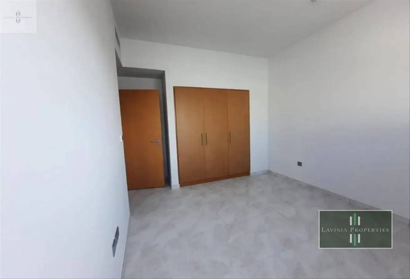 END UNIT | SPACIOUS | VACANT | VASTU | MAKE OFFER