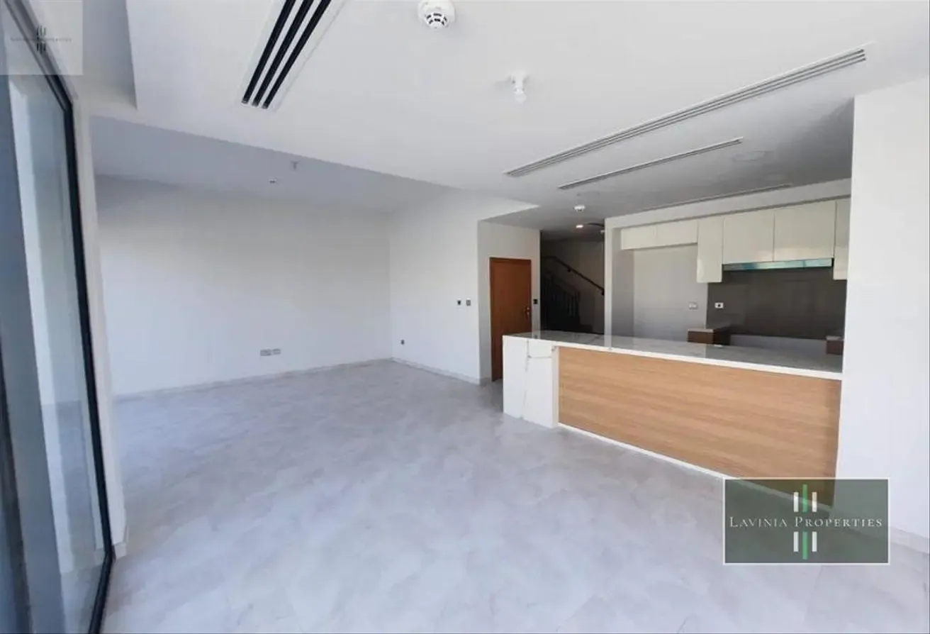 END UNIT | SPACIOUS | VACANT | VASTU | MAKE OFFER