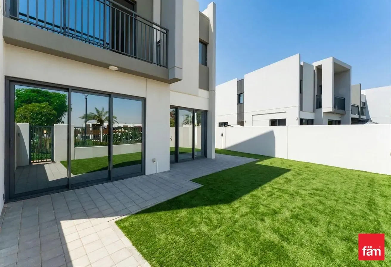 Spacious 4br + Maid | Ready To Move | La Rosa 6