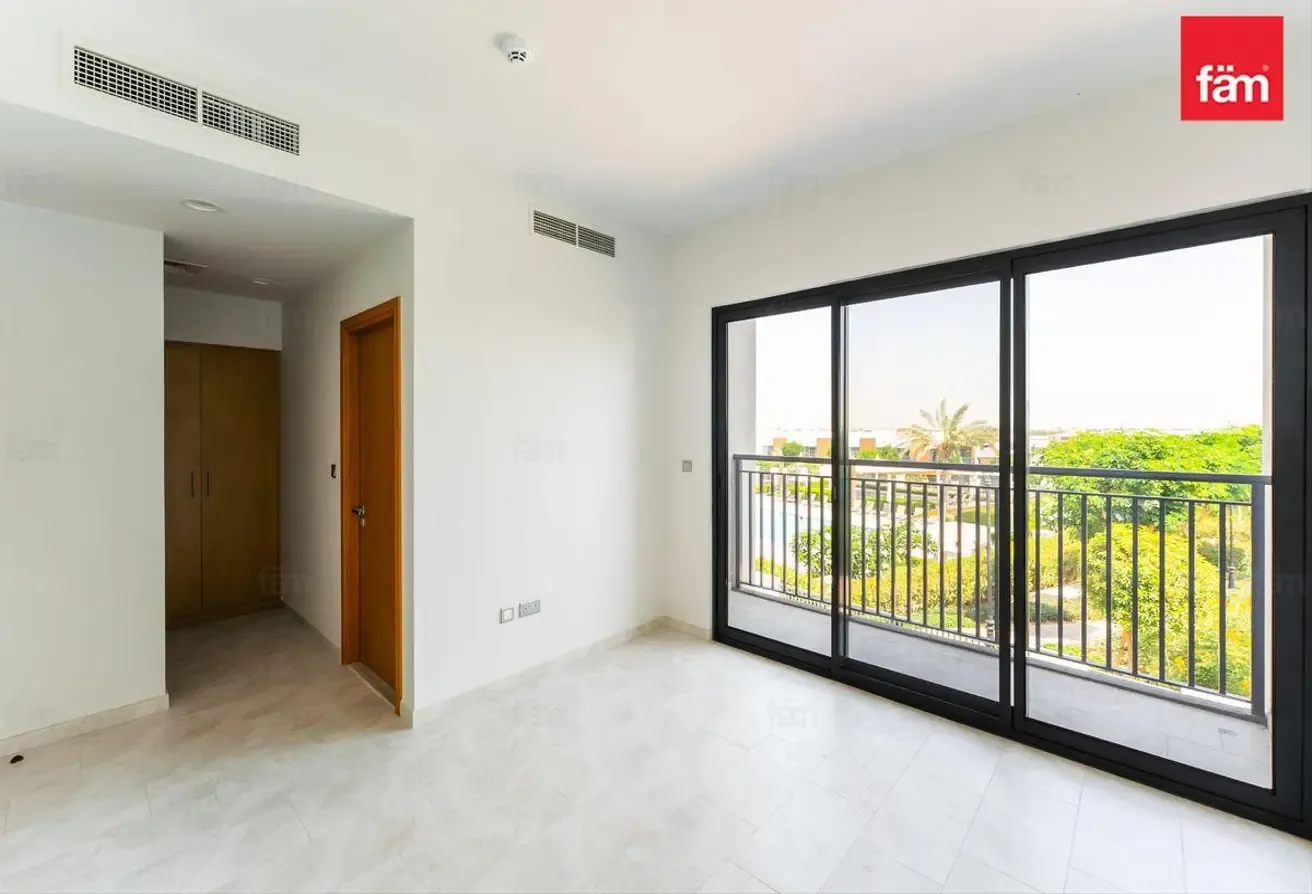 Spacious 4br + Maid | Ready To Move | La Rosa 6