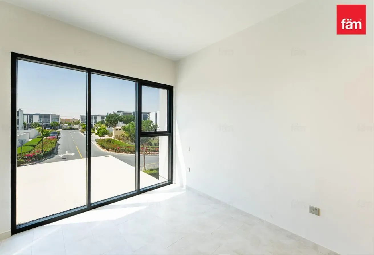 Spacious 4br + Maid | Ready To Move | La Rosa 6