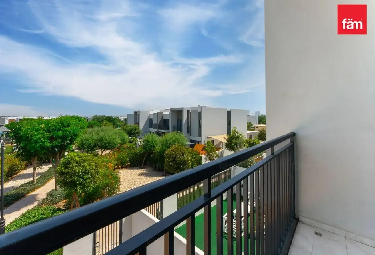 Spacious 4br + Maid | Ready To Move | La Rosa 6