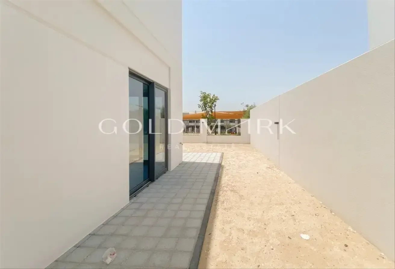 Big Plot | Ready To Move | Close To Pool