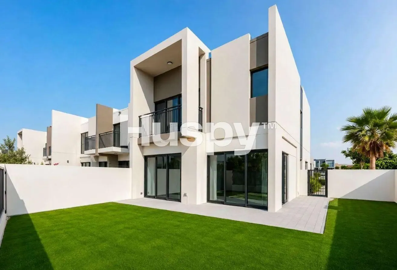 Large Plot | Multiple Cheques | Near Pool and Park