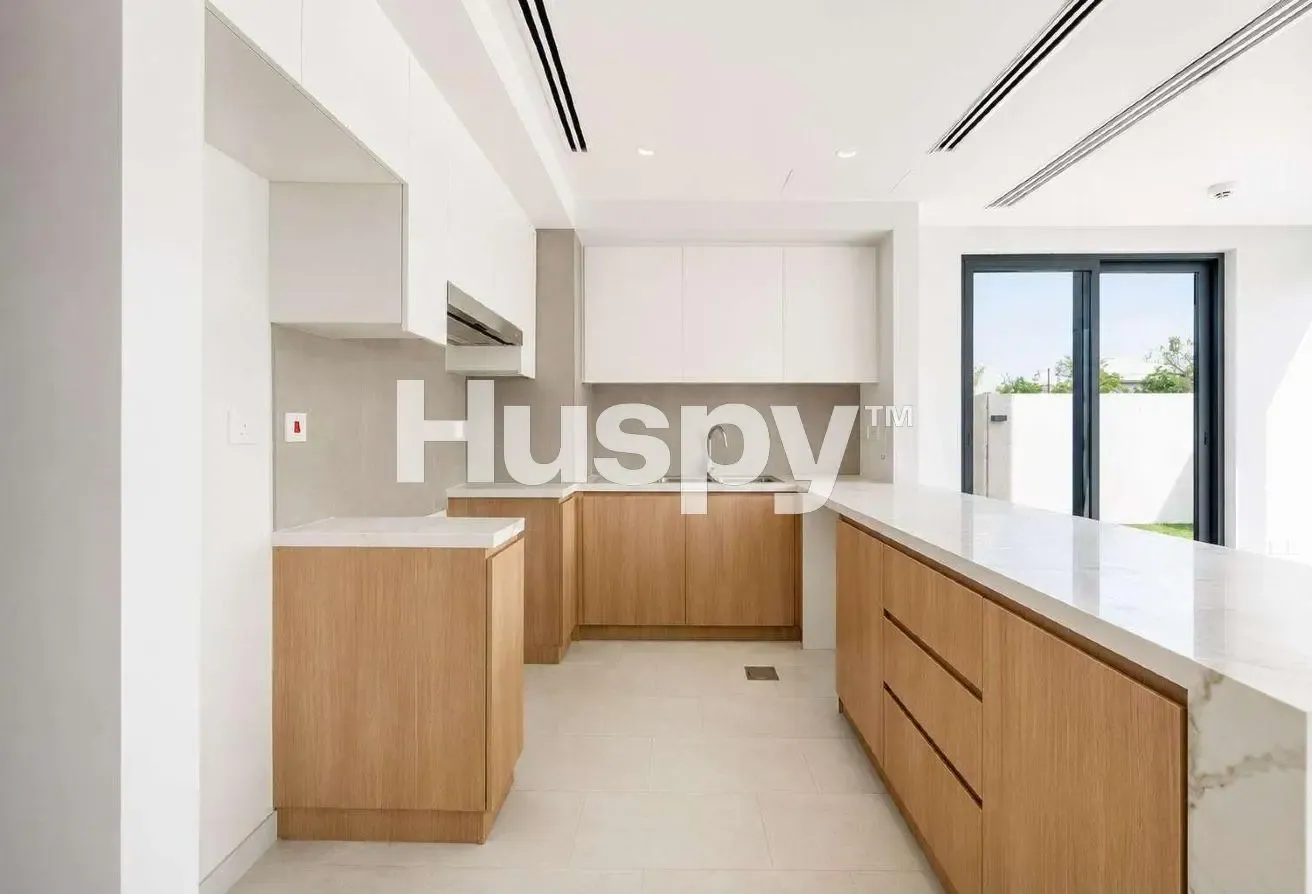 Large Plot | Multiple Cheques | Near Pool and Park