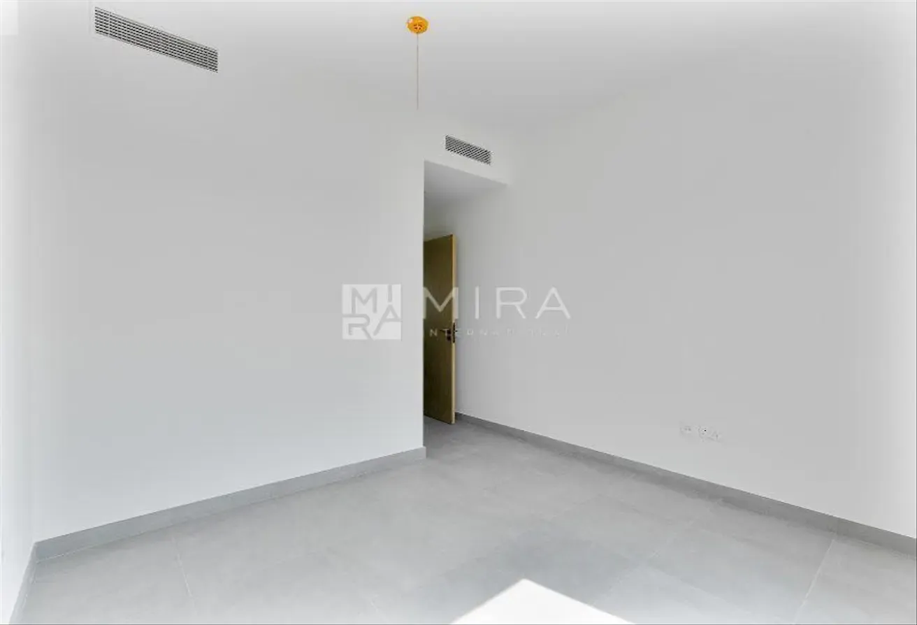 Spacious 3 BR Townhouse for Rent in La Rosa 6