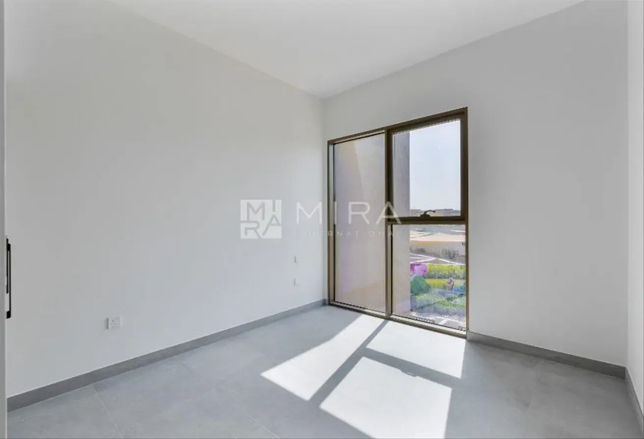 Spacious 3 BR Townhouse for Rent in La Rosa 6
