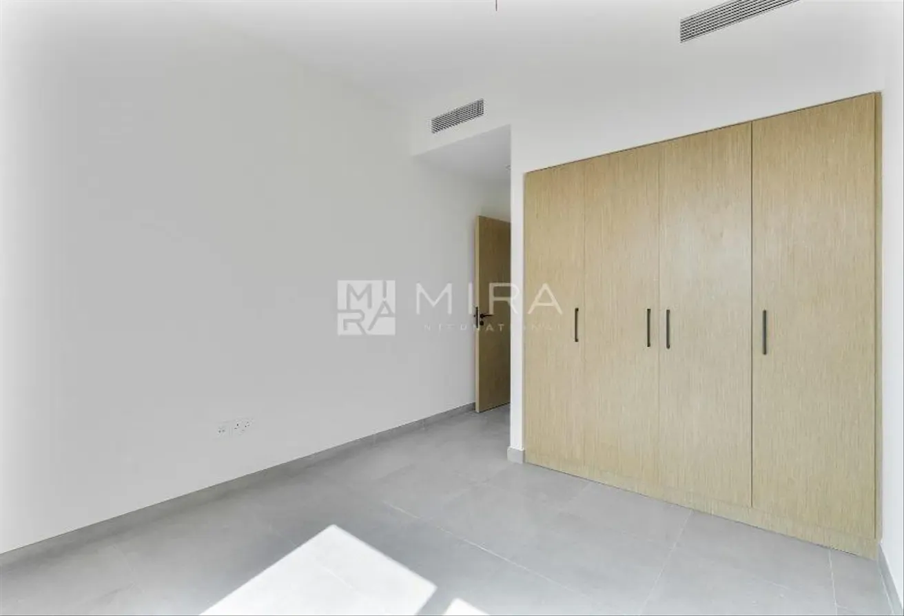 Spacious 3 BR Townhouse for Rent in La Rosa 6