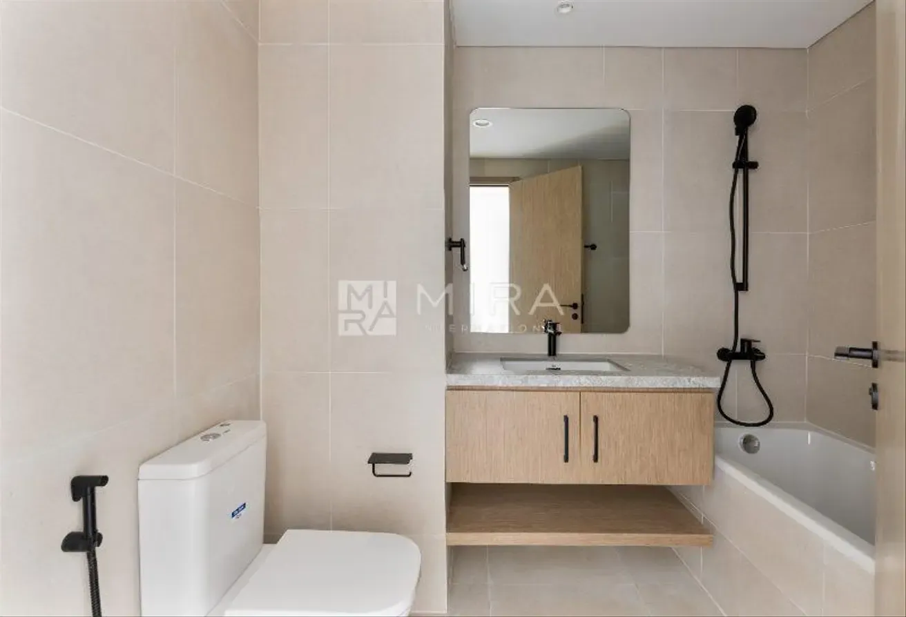 Spacious 3 BR Townhouse for Rent in La Rosa 6