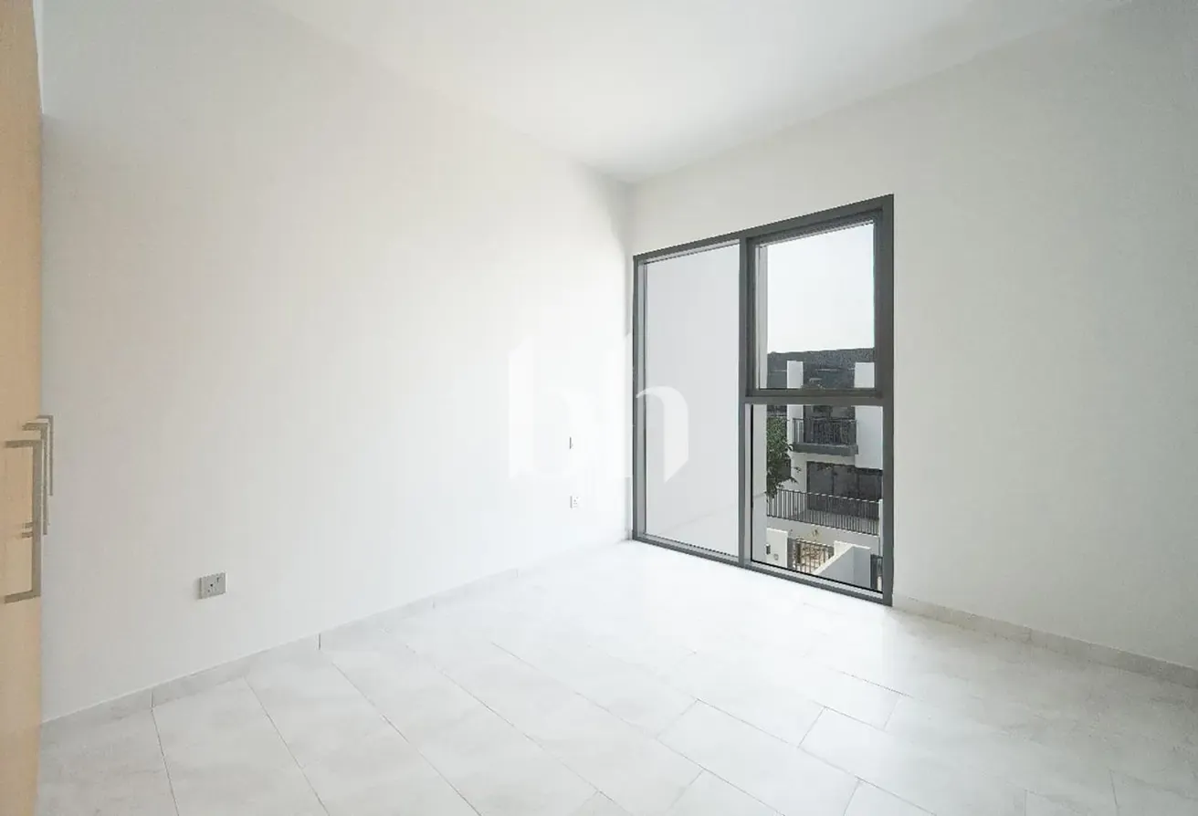 Modern | Vacant Soon | Landscaped