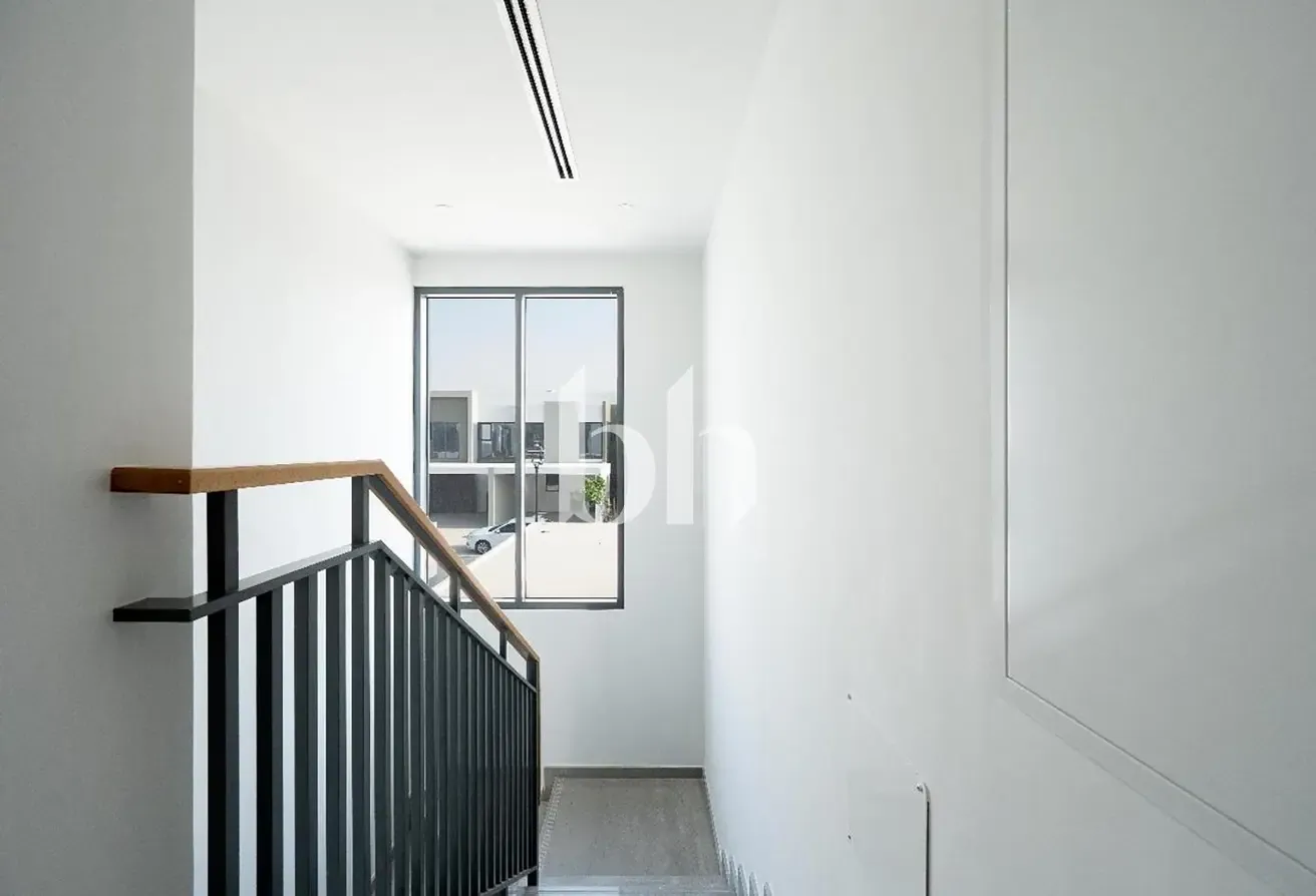 Modern | Vacant Soon | Landscaped