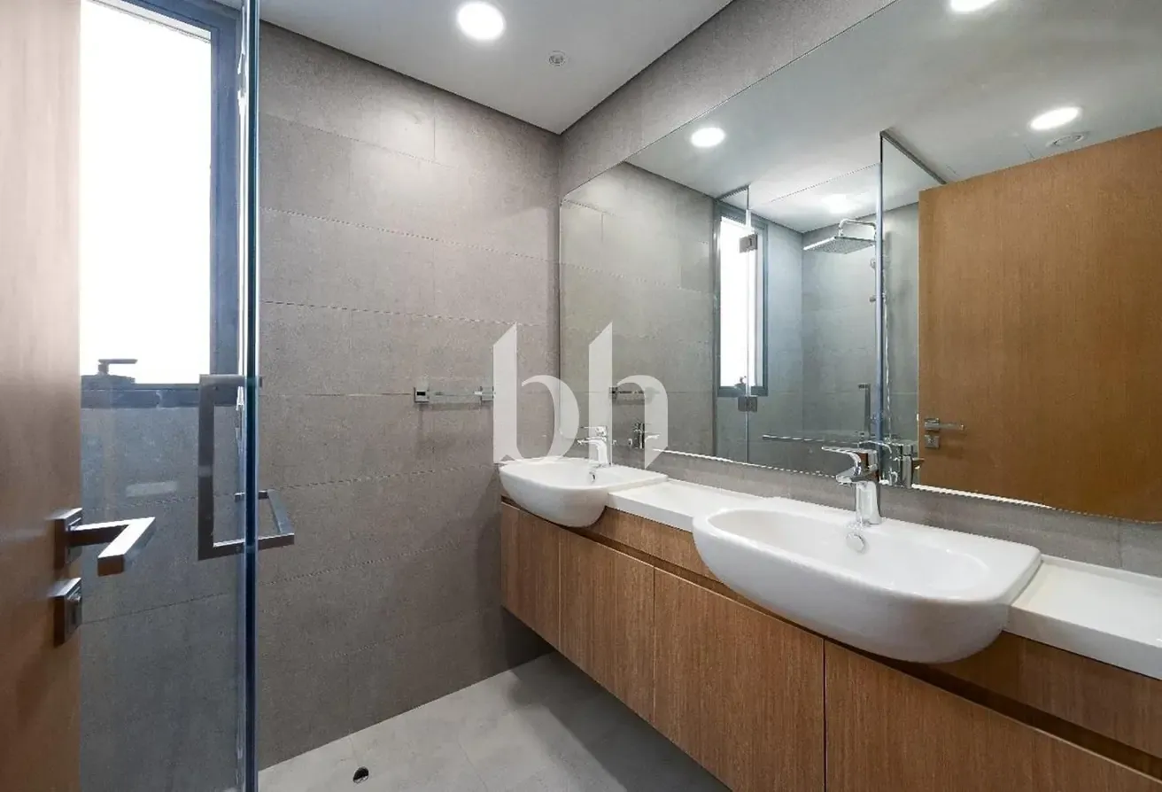 Modern | Vacant Soon | Landscaped