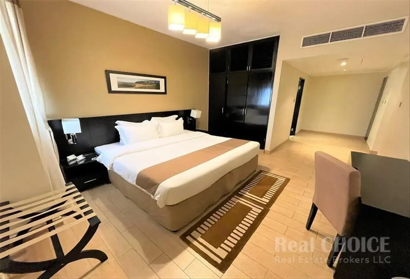 Large 2 Bedroom | Fully Furnished | NO COMMISSION