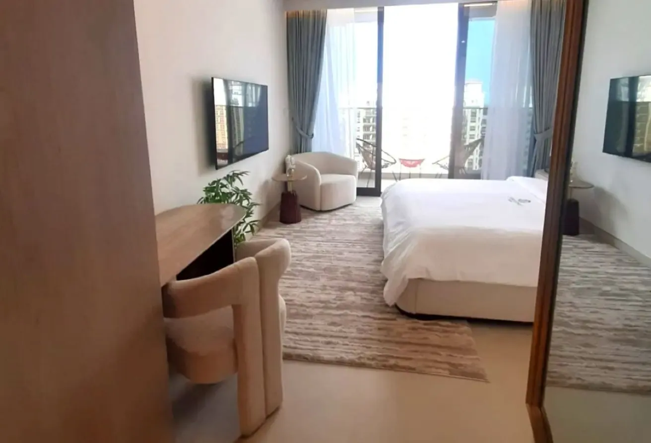 Stylish Studio Apartment / High Floor / Brand new
