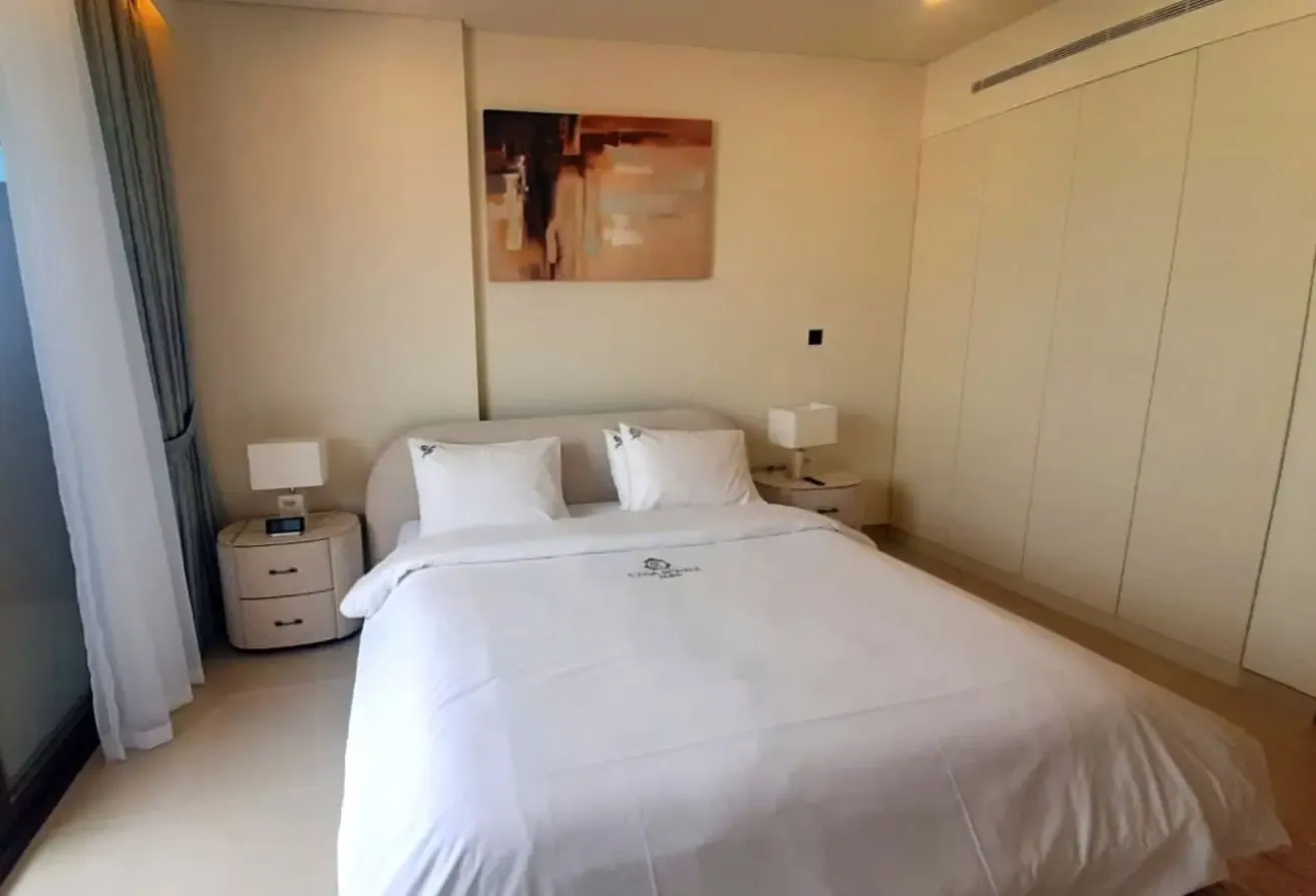 Stylish Studio Apartment / High Floor / Brand new