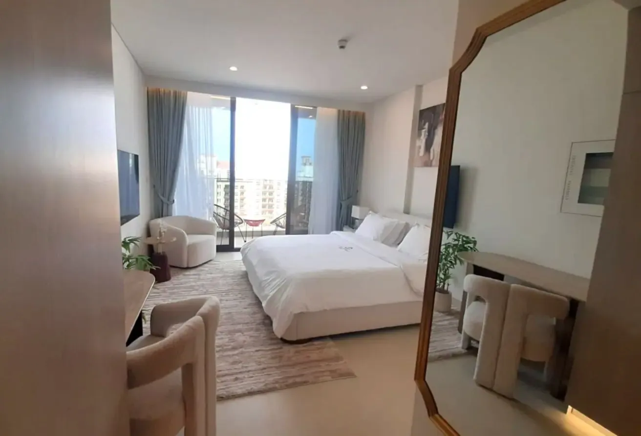 Stylish Studio Apartment / High Floor / Brand new