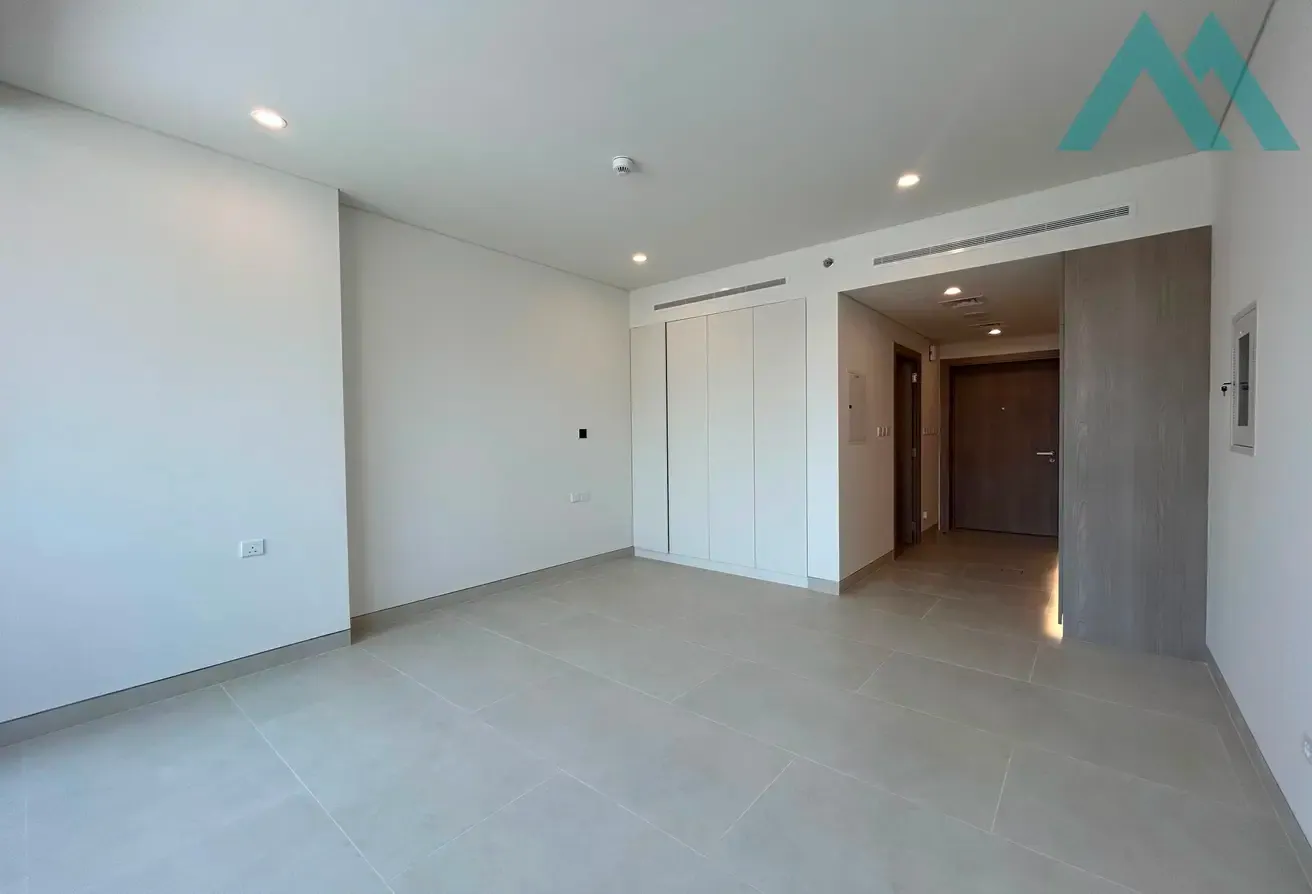 VACANT | UNFURNISHED | MULTIPLE CHEQUES