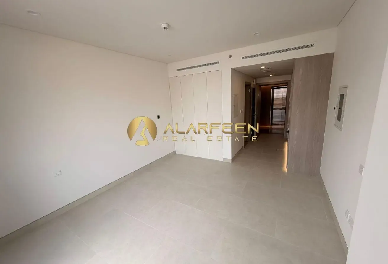 Compact Studio | Balcony | Brand new