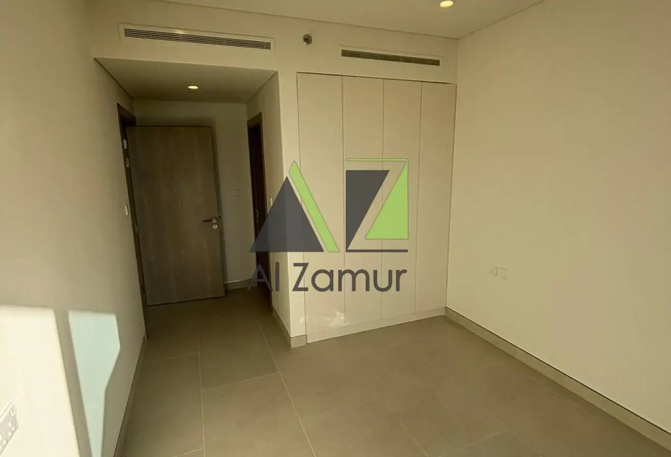 SPACIOUS 1BR | FITTED KITCHEN | HIGH FLOOR | READY