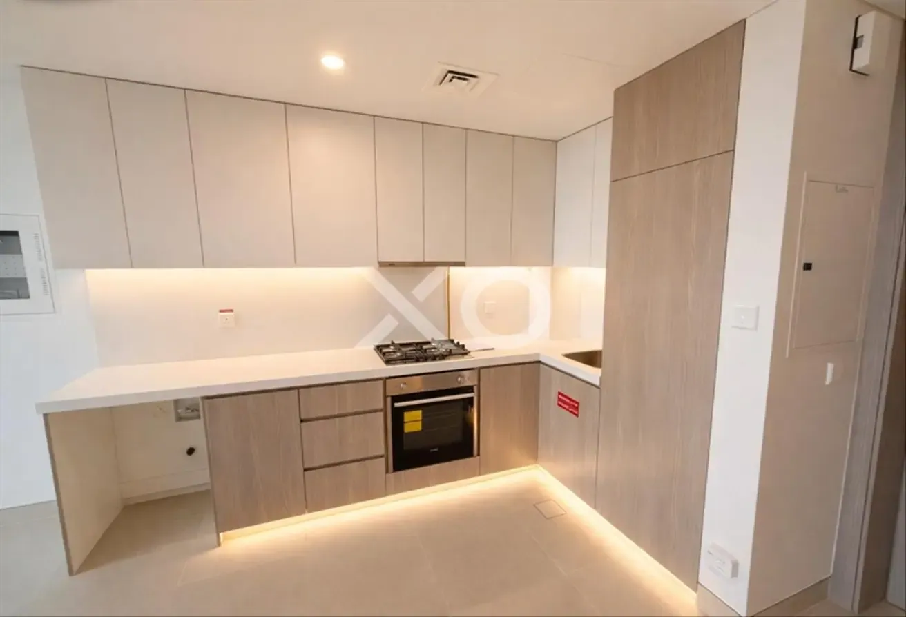 Golf View | Brand New | 12 Cheques