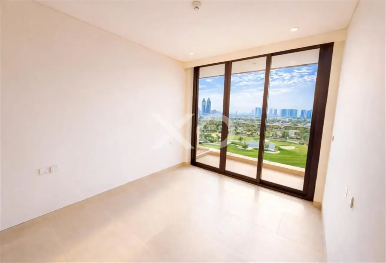 Golf View | Brand New | 12 Cheques