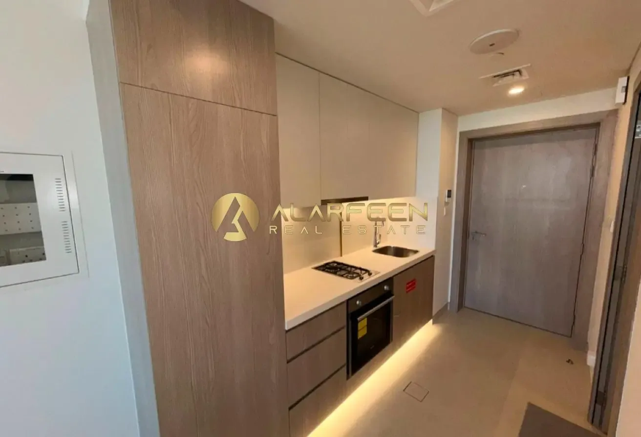 Higher Floor | Premium  Studio| Brand New